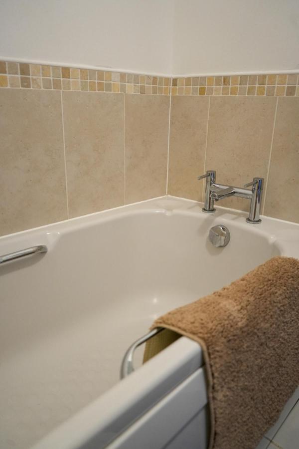 Modern Apartment Ayr Town Centre เพรสท์วิค ภายนอก รูปภาพ